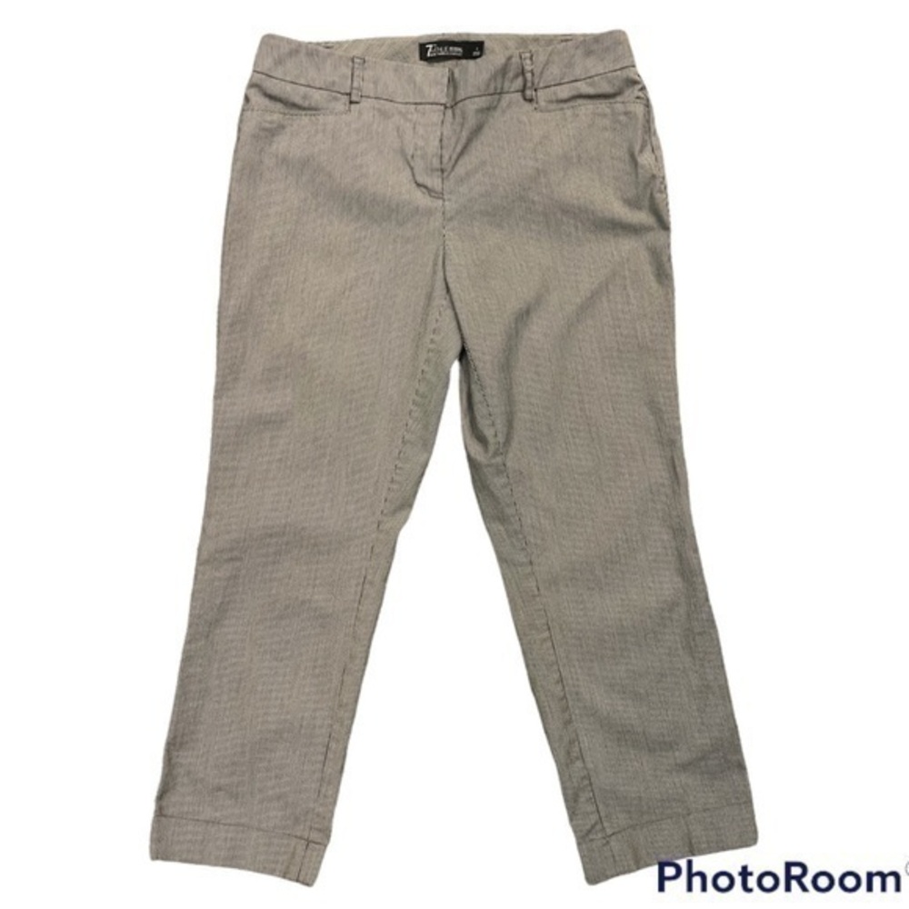 New York & Company Pin Stripped Capri Slacks Size 2